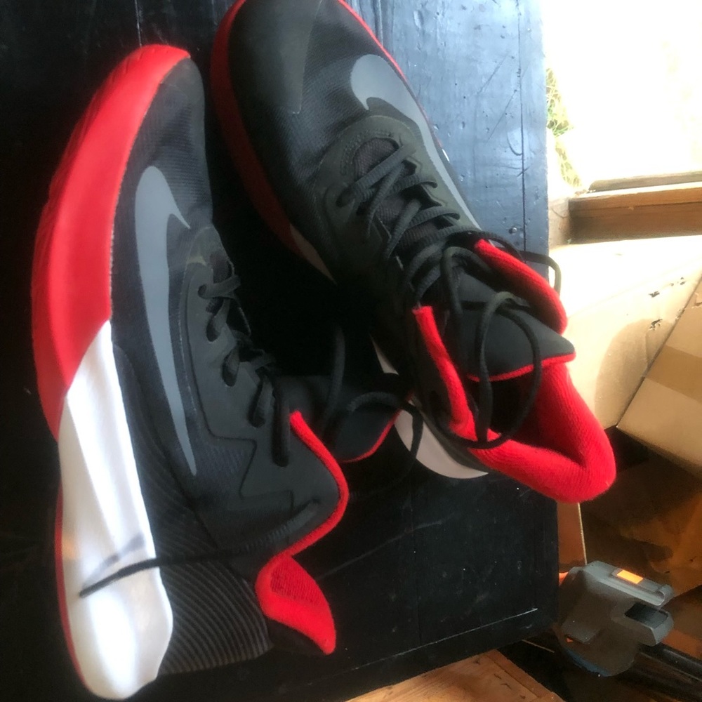 Nike tennis shoes